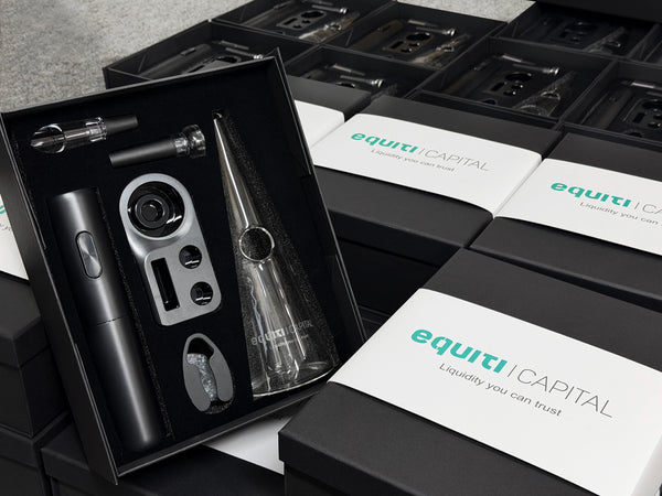 Cooperation With Equiti 訂製內容：雕刻開瓶器禮物