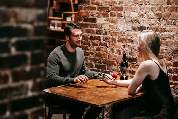 Customized Wine Gift: A Personal Touch in Every Bottle
