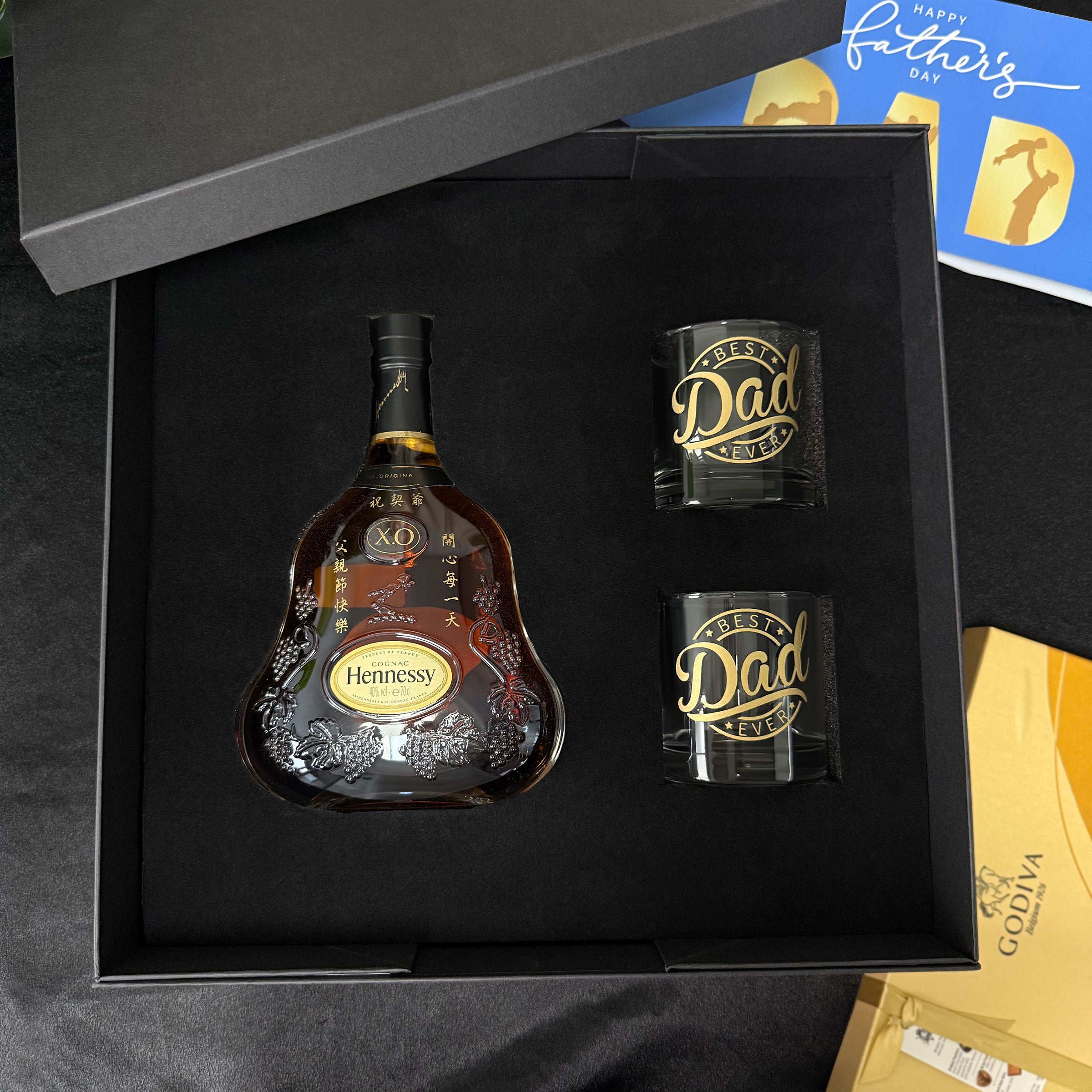 Hennessy X.O雕刻訂製禮盒 客製化威士忌杯對杯 父親節/長輩生日/男士高質感送禮首選 感謝/祝福/紀念一次到位 Hennessy X.O Custom Engraved Gift Set  Perfect for Father's Day, Birthdays DY05-69