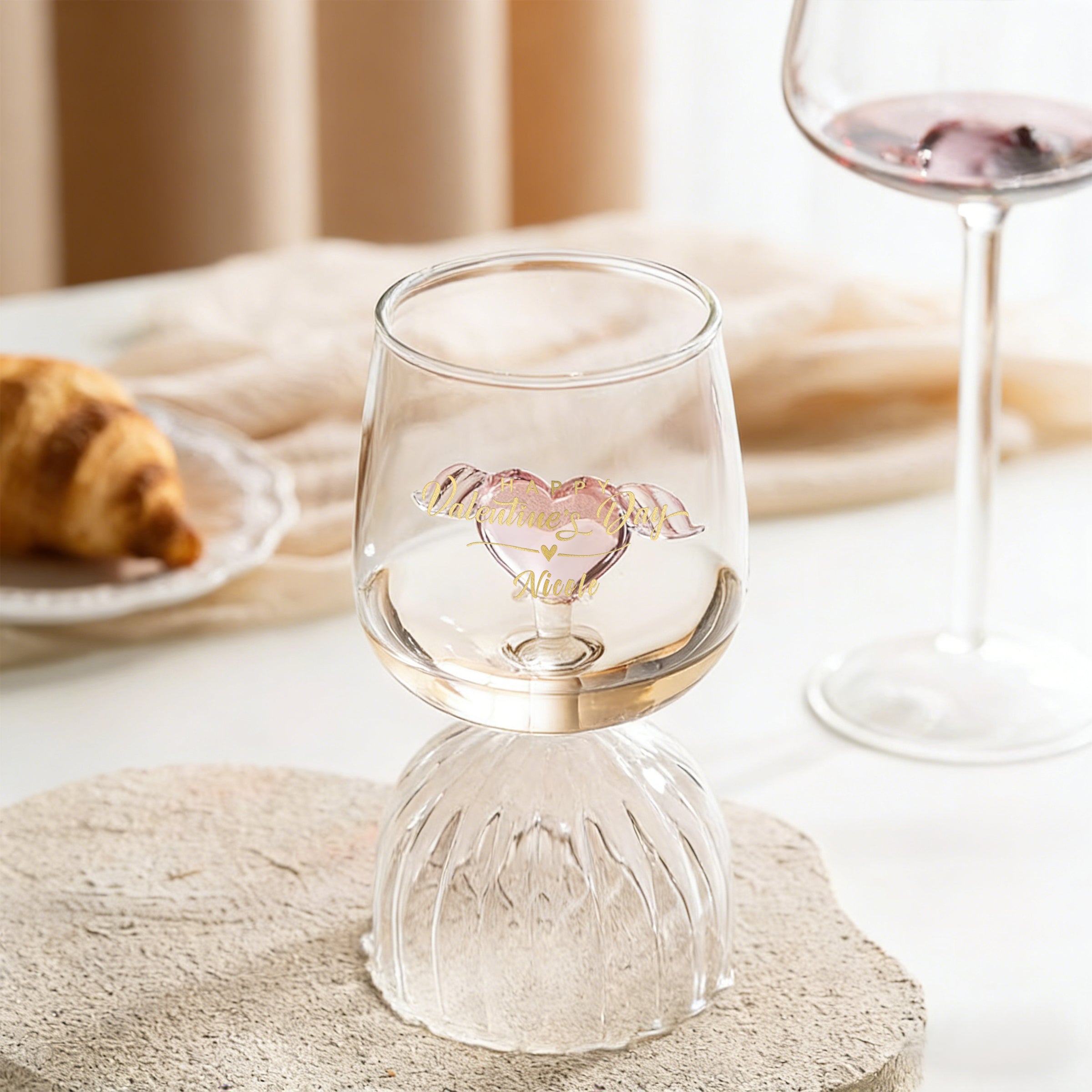 情人節禮物 |  愛心紅酒杯雕刻禮物（客製化）文字雕刻 客製化酒杯 浪漫文字訂製 七夕紀念日禮物送女朋友老婆 Valentine's Day gift