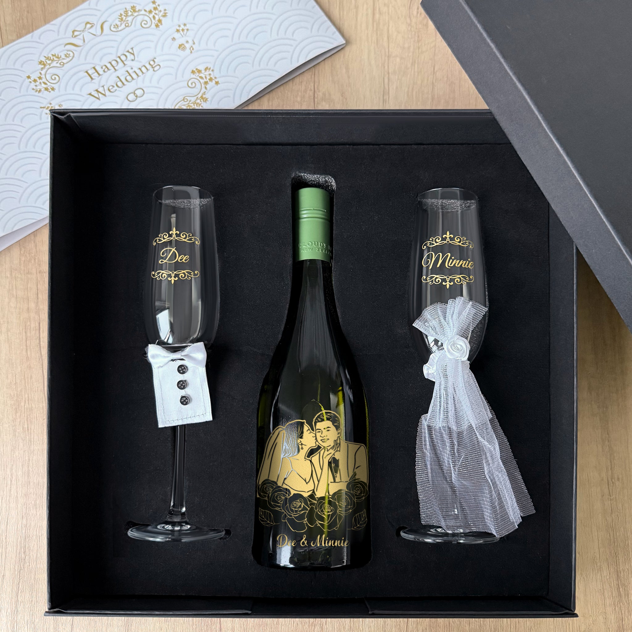 結婚禮物  Cloudy Bay Sauvignon Blanc 人像雕刻客製化 雲霧之灣長相思白葡萄酒禮盒 送新人送朋友姐妹禮物 創意浪漫禮盒 Customized portrait engraving wedding giftDY01-401 - Design Your Own Wine