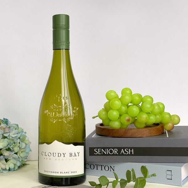 結婚禮物  Cloudy Bay Sauvignon Blanc 文字雕刻客製化 雲霧之灣長相思白葡萄酒禮盒 送新人送朋友姐妹禮物 創意浪漫禮盒 Customized  engraving wedding gift