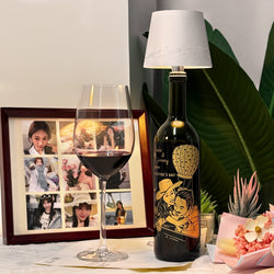 情侶人像訂製雕刻紅酒禮盒 浪漫氛圍酒塞燈 情人節客製化禮物 小眾居家禮物 送老婆浪漫晚餐禮物紀念日生日禮物birthday gift trophy set Customized photo frame wooden box DY01-412 - Design Your Own Wine