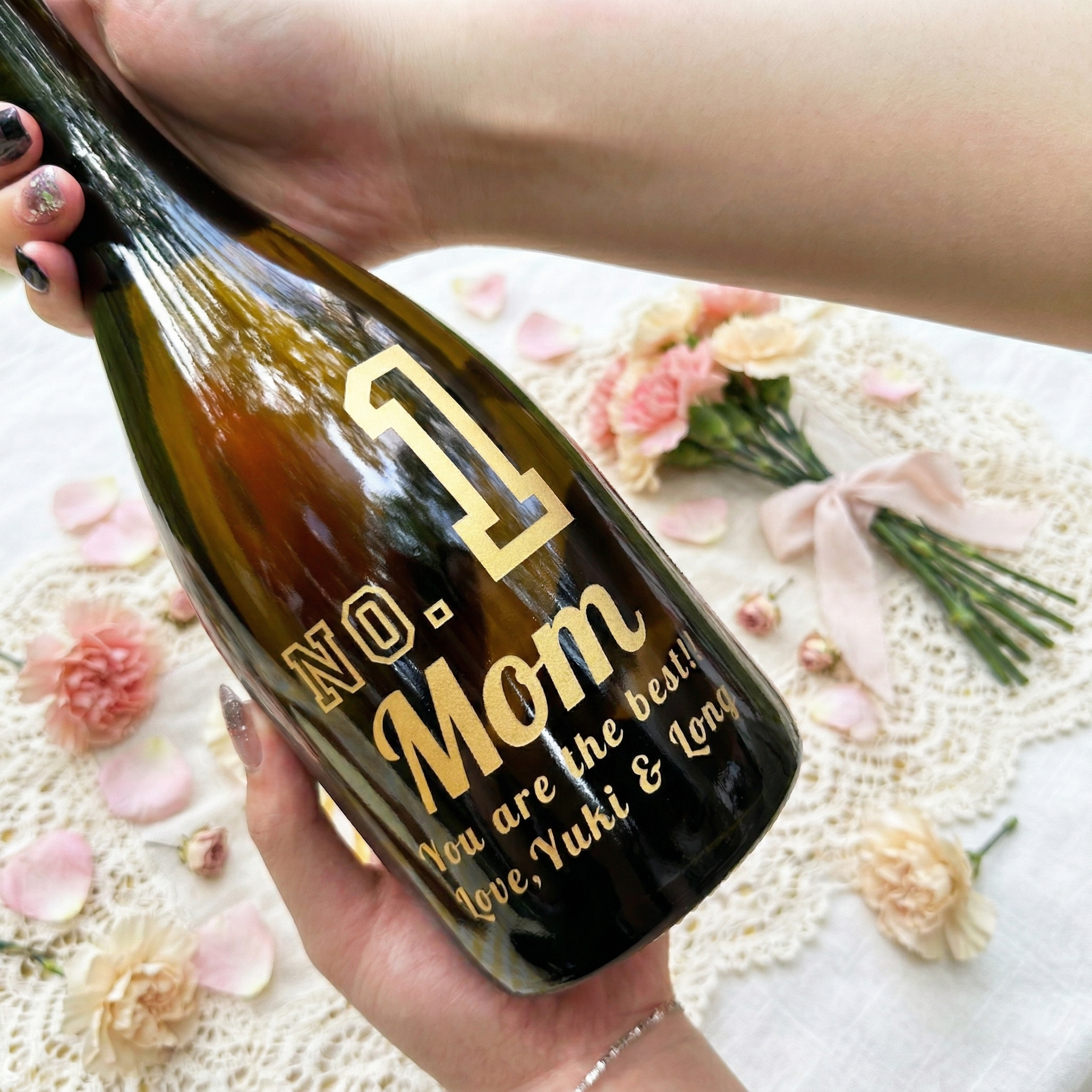 母親節禮盒|客製化禮物  Moet香檳酒 文字訂製 香檳對杯  雕刻祝福送給媽媽的禮物 浪漫儀式感慶祝母親節 - Design Your Own Wine