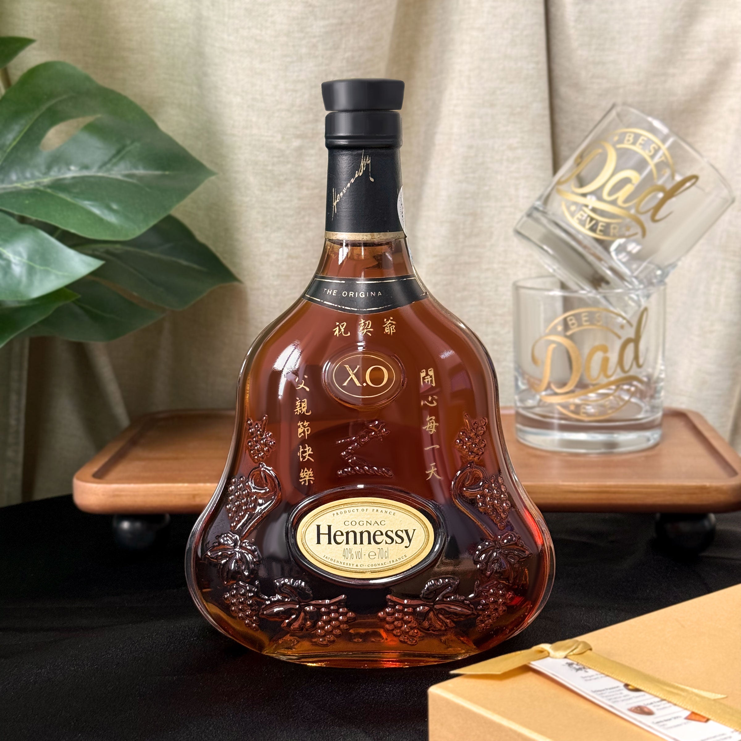 Hennessy X.O雕刻訂製禮盒 客製化威士忌杯對杯 父親節/長輩生日/男士高質感送禮首選 感謝/祝福/紀念一次到位 Hennessy X.O Custom Engraved Gift Set  Perfect for Father's Day, Birthdays DY05-69
