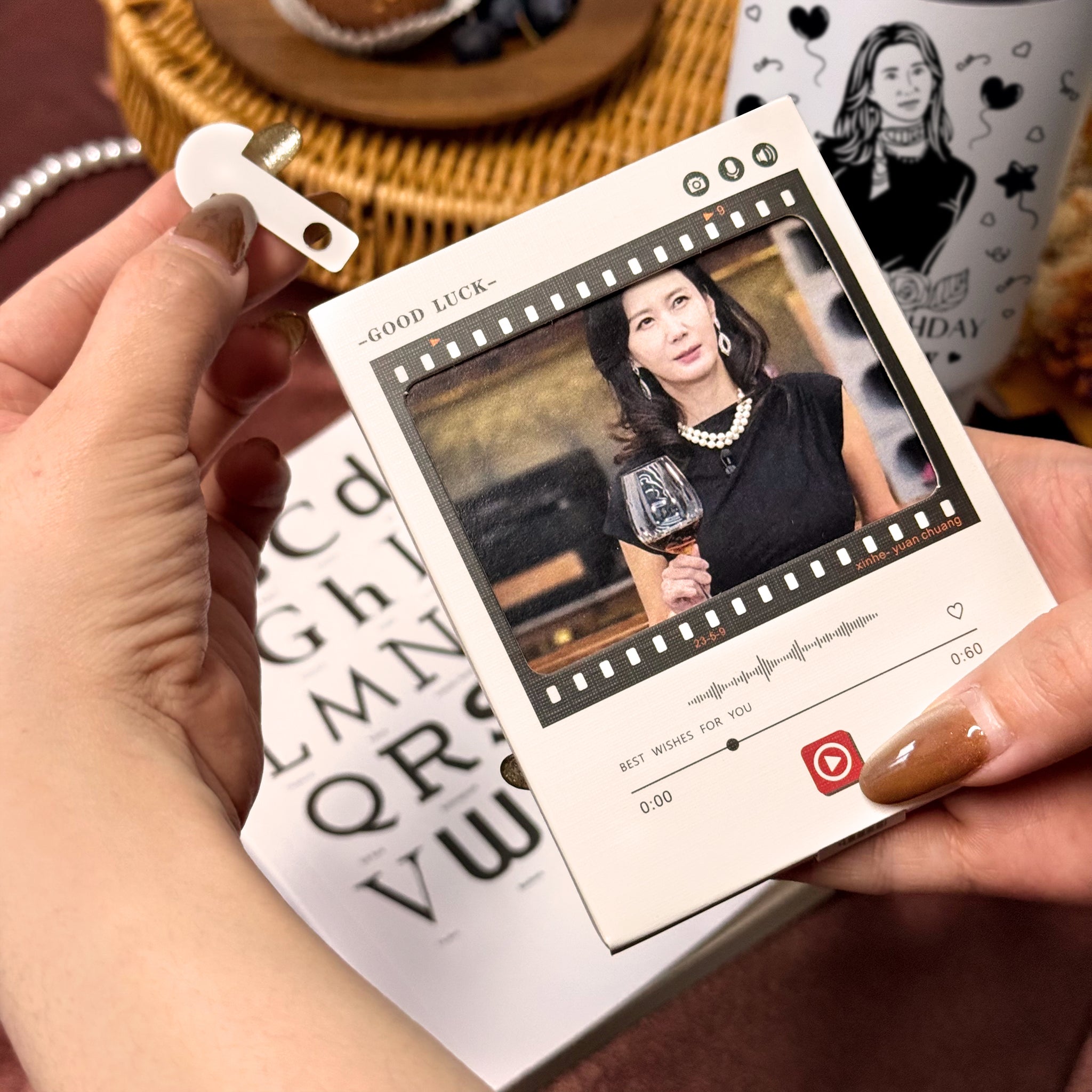 生日禮盒 可錄音心意卡 客製化人像雕刻大容量保溫杯  專屬語音祝福 創意送禮 生日禮物送男朋友女朋友 驚喜生日禮物冰霸杯 Personalized Mug, Voice Card, Custom Gift, Birthday Gift DY01-414 - Design Your Own Wine