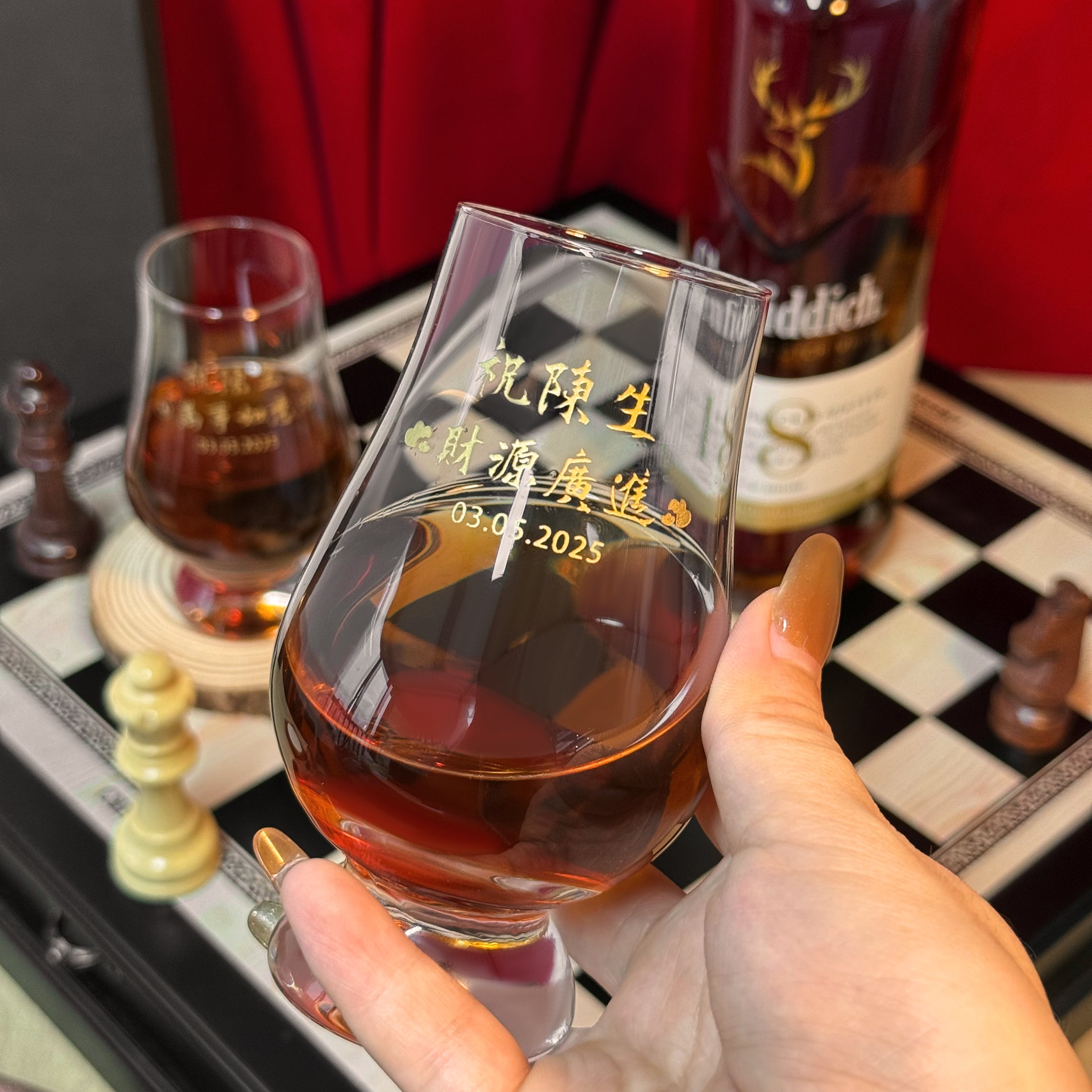 Glenfiddich 18 客製化禮物（人像雕刻）雕刻禮物 商務祝賀禮盒 專屬刻字威士忌禮盒 商務贈禮 祝賀開業 生日禮物送VIP客戶 Business gifts to congratulate the opening DY04-287