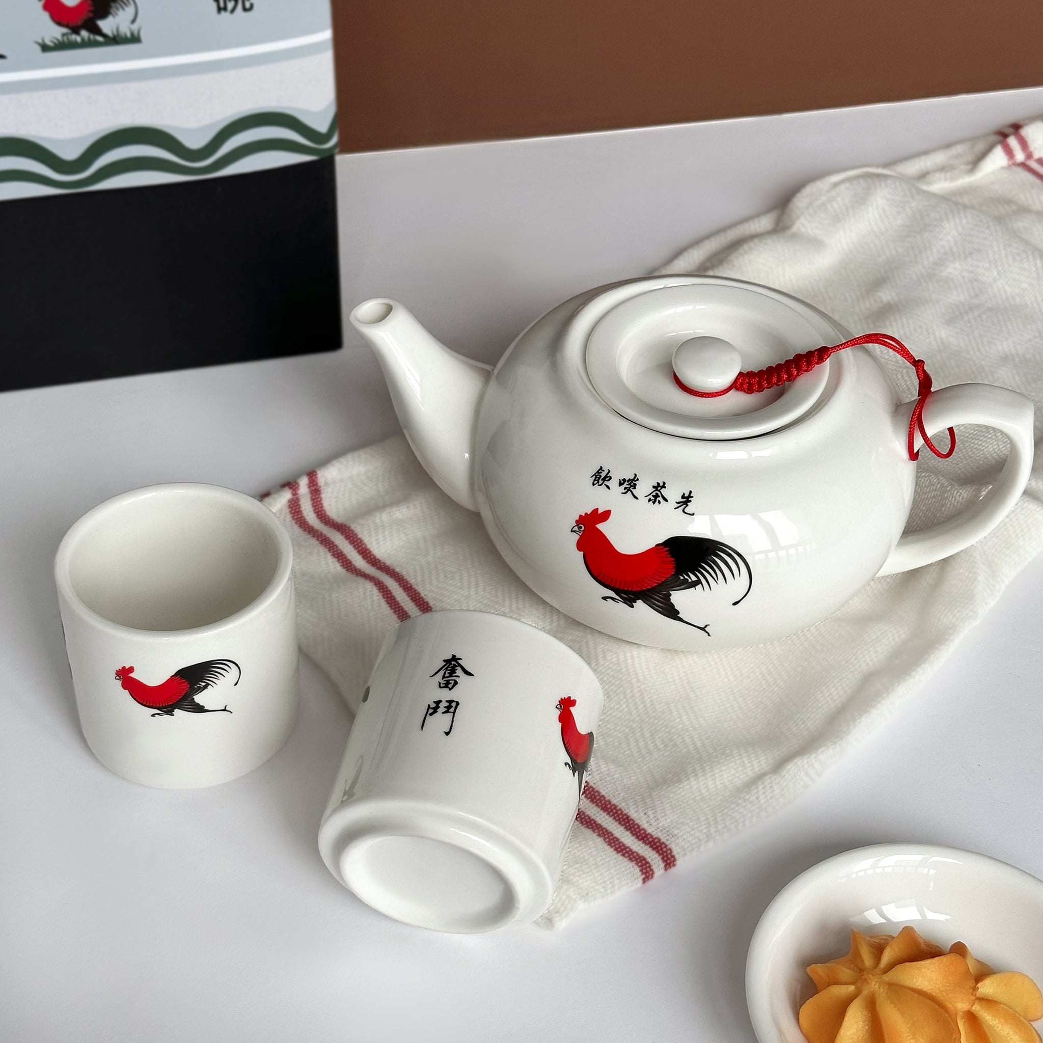 復古雞公茶壺 丨文字訂製 茶具禮盒 香港經典懷舊泡茶禮盒 送長輩朋友紀念禮物 移民禮物 生日驚喜新家禮物  Vintage Rooster Teapot Set-DY02-99 - Design Your Own Wine