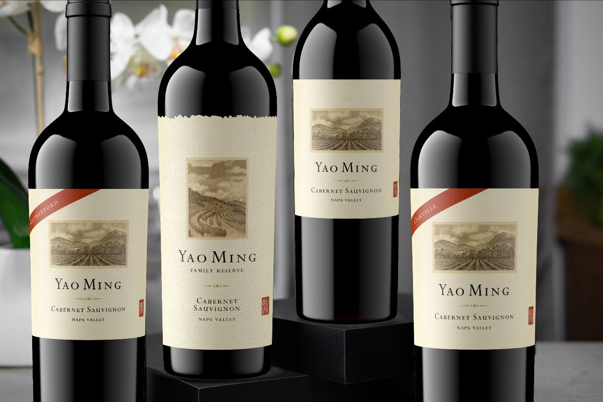 Yao Family Wines| 人像雕刻 文字訂製雕刻禮物 紀念禮物（客製化）結婚禮物 榮休禮物 生日禮物 - Design Your Own Wine