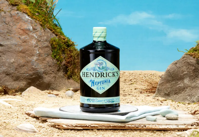 Hendrick's Gin|訂製單支雙杯清酒套裝 Hendrick' s Neptunia Gin客製化禮物（文字雕刻） - Design Your Own Wine