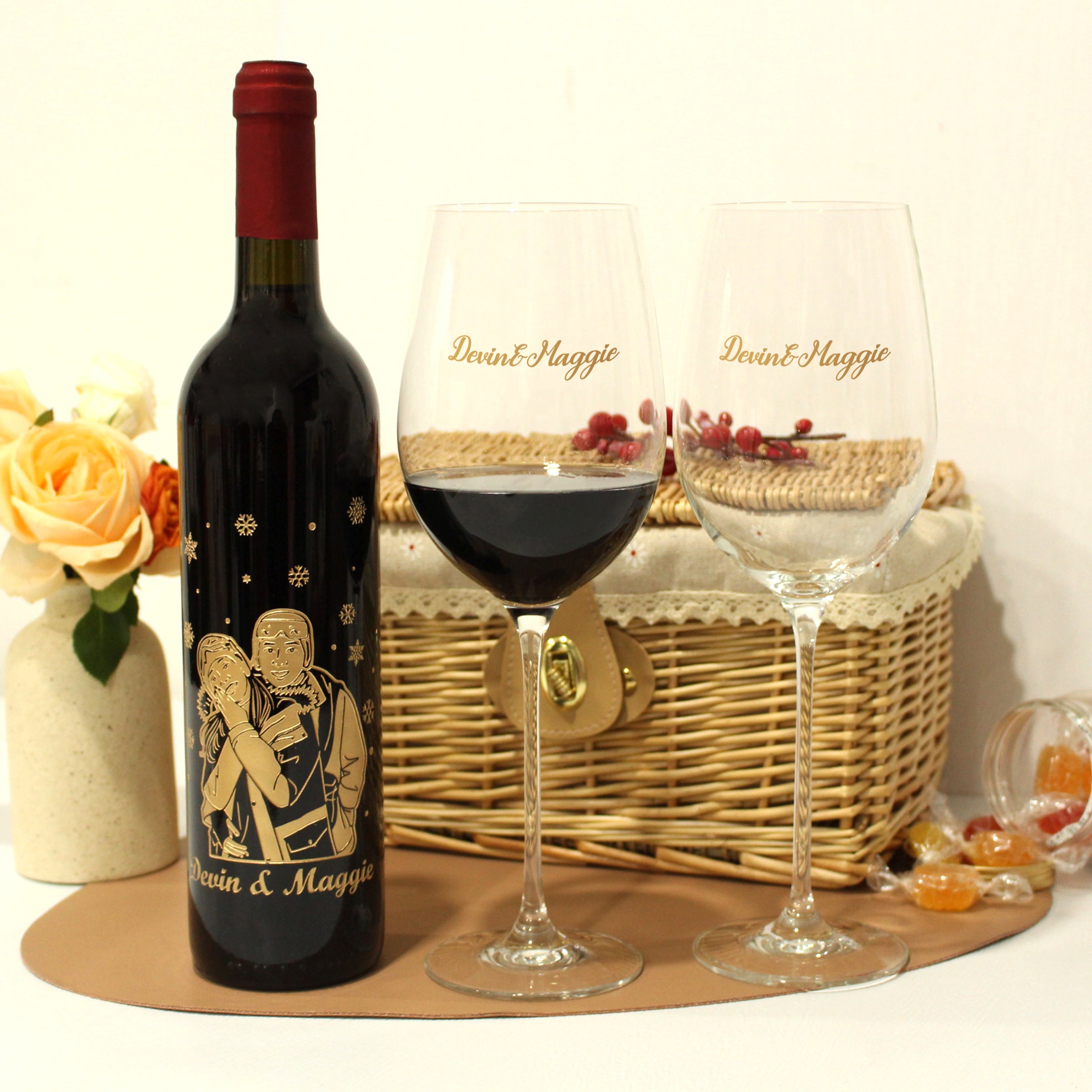 The Moment|遇見·妳-訂製情侶禮物紅酒套裝 （客製化雕刻）人像雕刻 - Design Your Own Wine