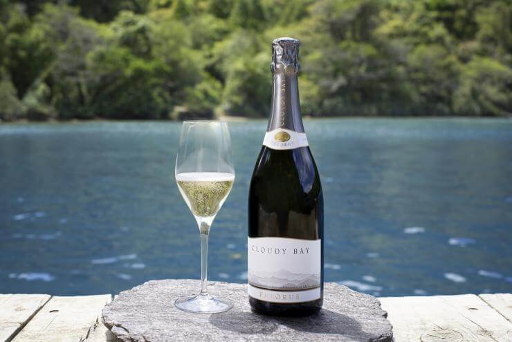 Cloudy Bay Pelorus & Bottega Champagne Glasses Gift Set with Engraving |雲霧之灣佩洛魯斯氣泡酒&Bottega香檳杯套裝(含名字人像雕刻） - Design Your Own Wine