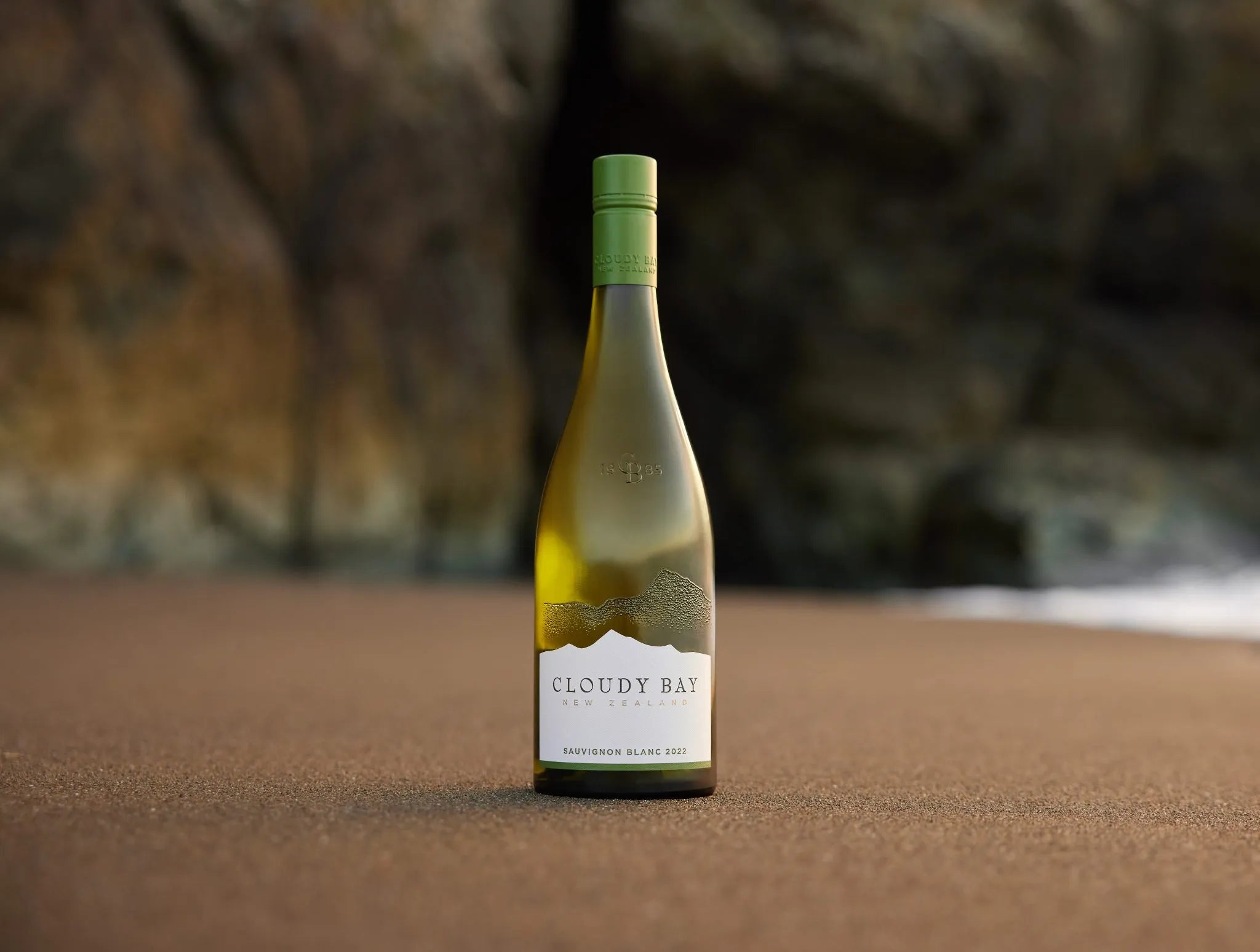 Cloudy Bay Sauvignon Blanc & Bottega Wine Glasses Gift Set with Engraving |雲霧之灣白蘇維濃葡萄酒&Bottega酒杯套裝（含名字人像雕刻） - Design Your Own Wine