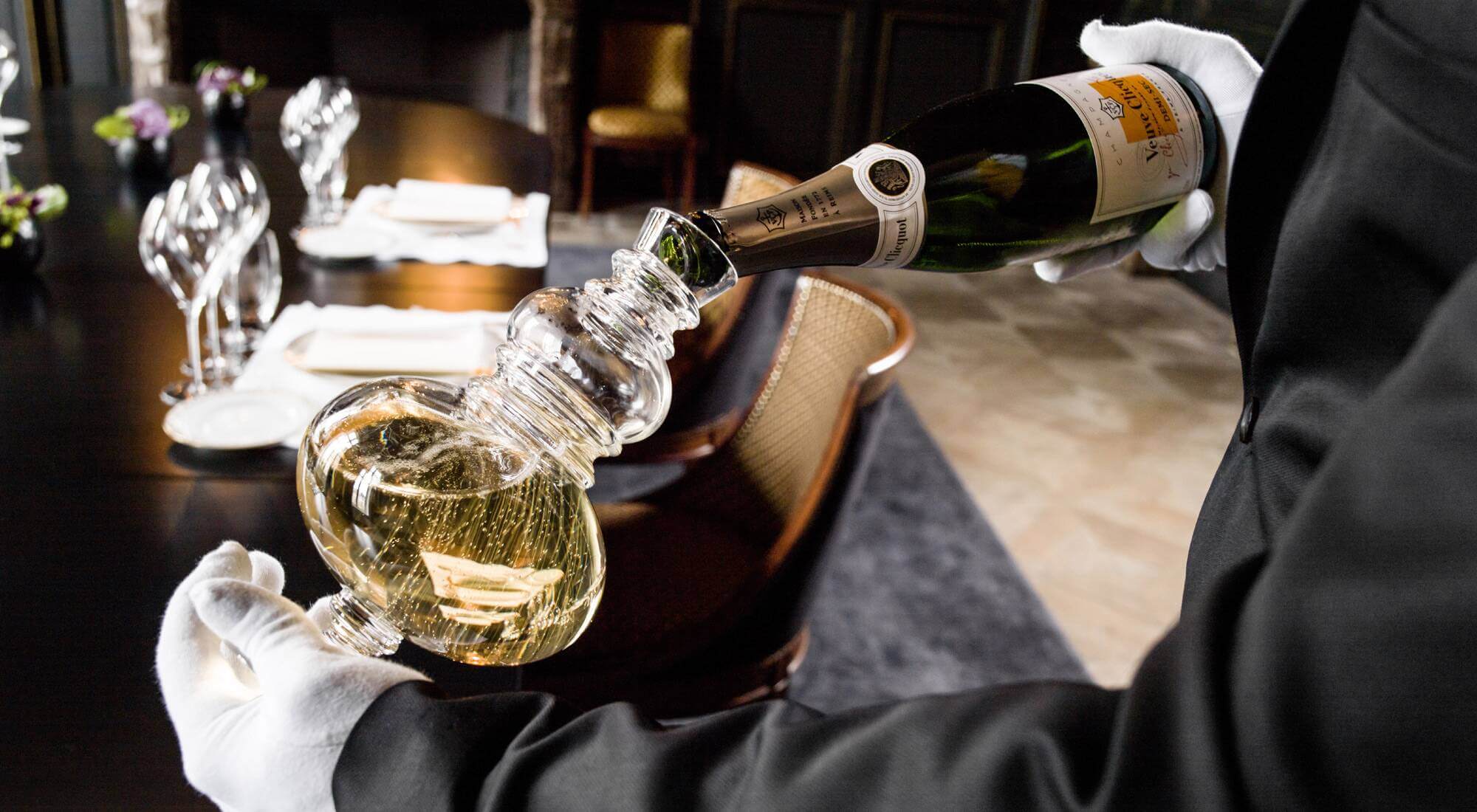 Veuve Clicquot Demi-Sec & Bottega Champagne Glasses Gift Set with Engraving |凱哥白牌半甜香檳&Bottega香檳杯套裝(含名字人像雕刻） - Design Your Own Wine
