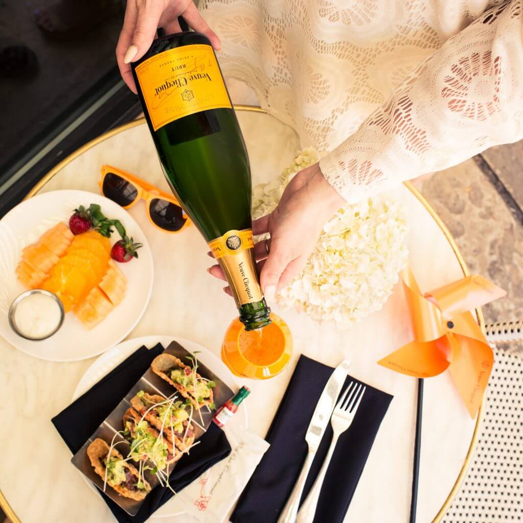 Veuve Clicquot’s Yellow Label Brut & Bottega Champagne Glasses Gift Set with Engraving |凱哥黃標香檳&Bottega香檳杯套裝(含名字人像雕刻） - Design Your Own Wine